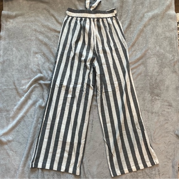 grey and while striped wide leg pants - Picture 3 of 3